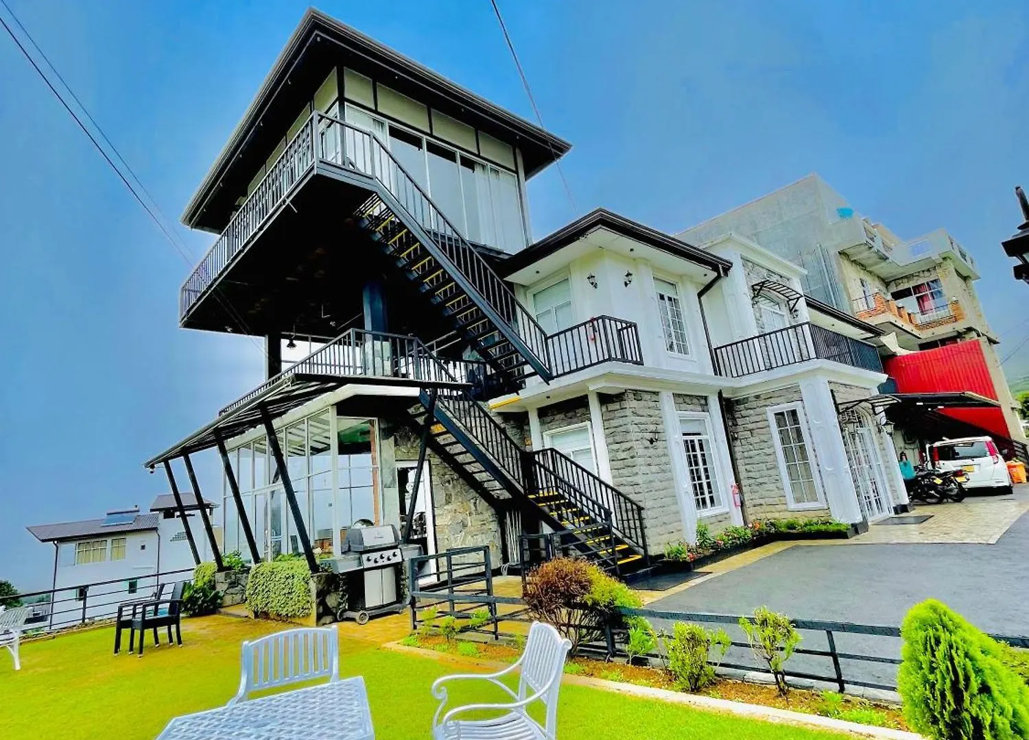 Friendly Hills Hotel Nuwara Eliya