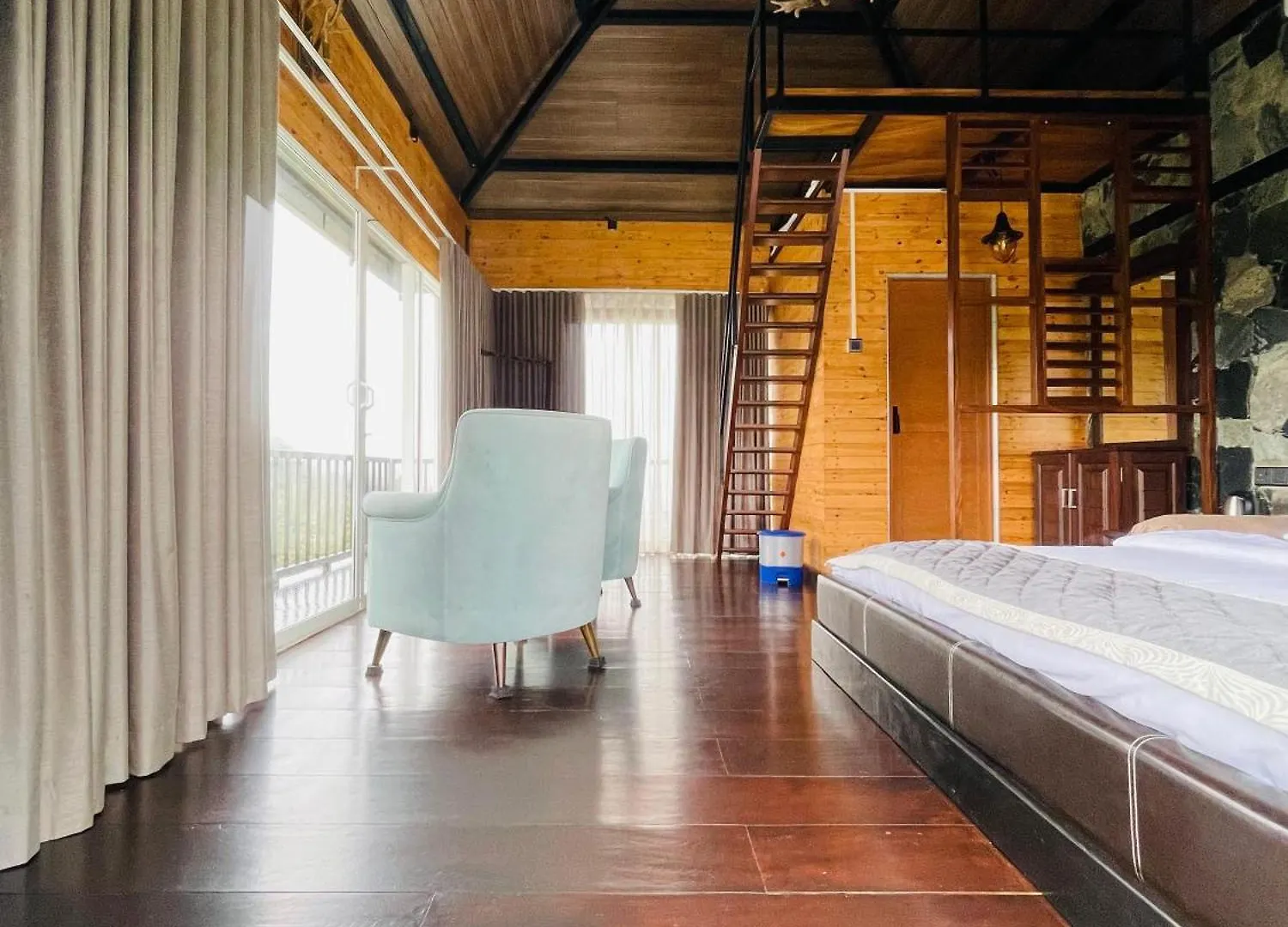 Friendly Hills Hotel نوفارا إيلِيا